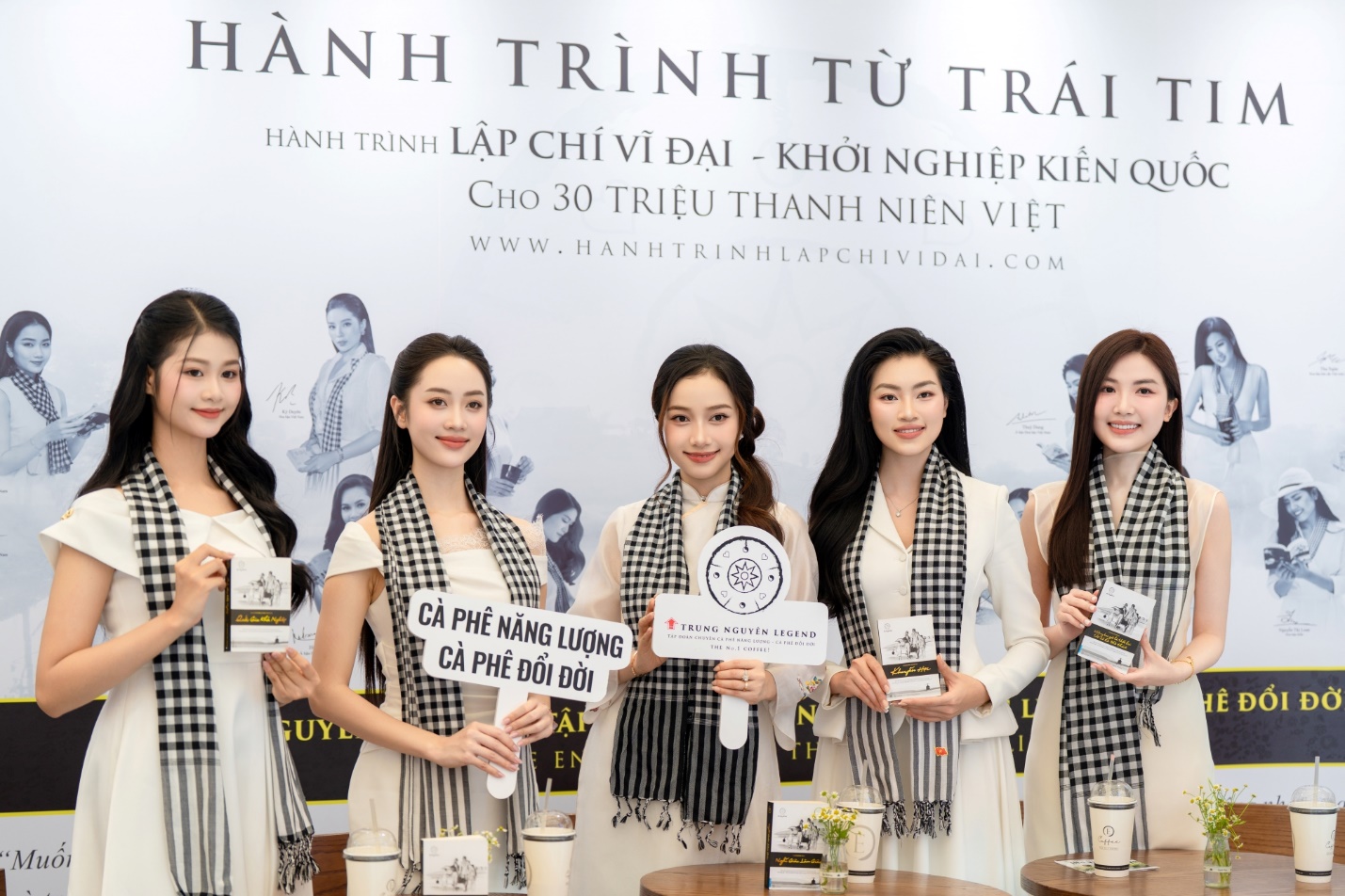 Các người đẹp Việt lan tỏa năng lượng tỉnh thức cùng Trung Nguyên Legend tại triển lãm A80- Ảnh 6. Các người đẹp Việt lan tỏa năng lượng tỉnh thức cùng Trung Nguyên Legend tại triển lãm A80- Ảnh 6.