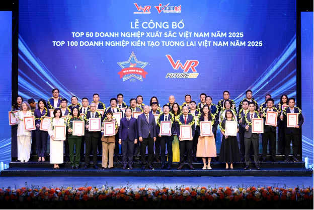 LPBank ghi dấu ấn trong 50 doanh nghiệp xuất sắc Việt Nam 2025- Ảnh 1.