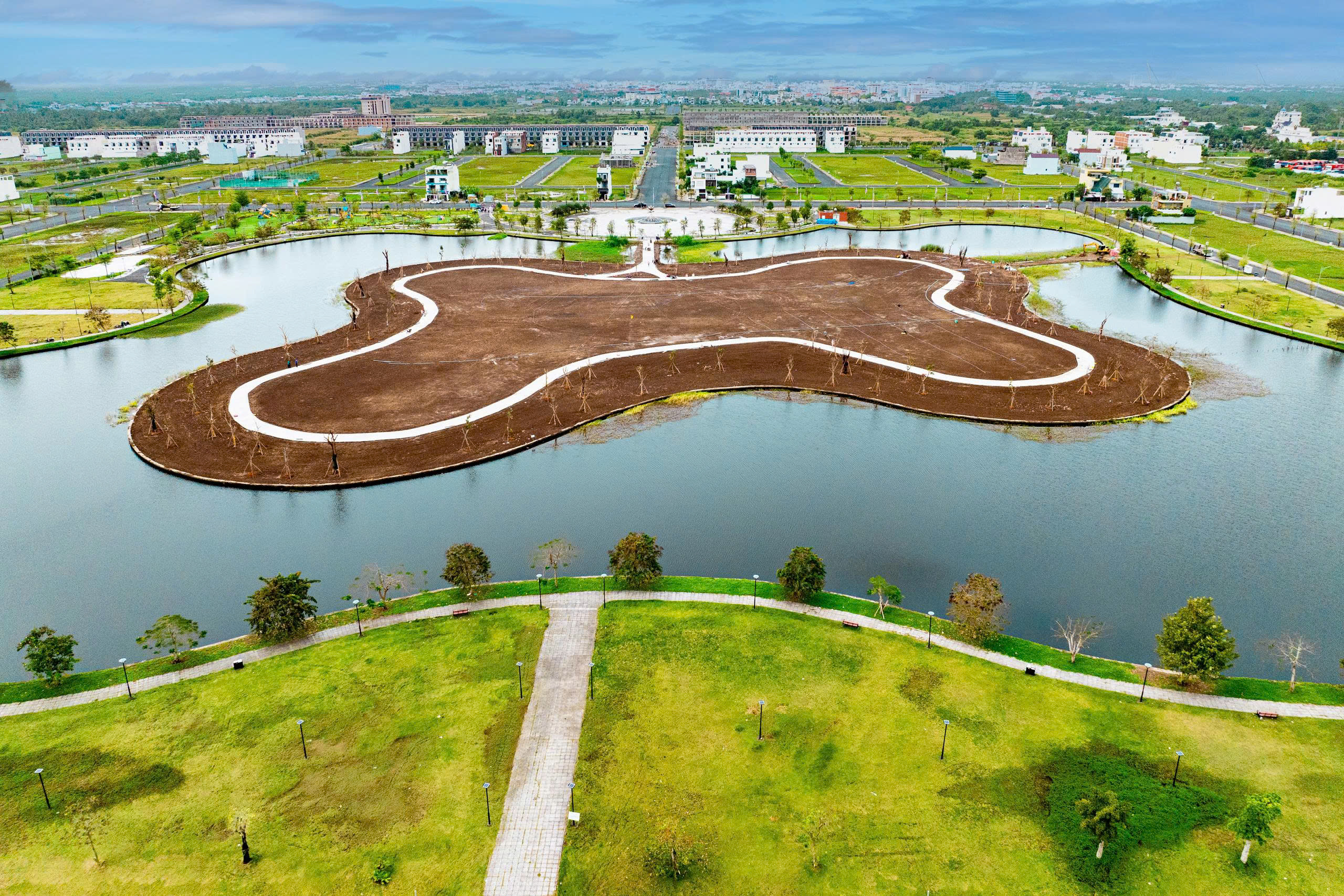 Hạ tầng mở đường phát triển, nhưng Cà Mau vẫn thiếu đô thị xứng tầm - Ảnh 2.