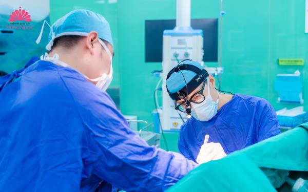 Sở hữu vòng 1 đẹp an toàn với xu hướng nâng ngực 4 không - Ảnh 4. Sở hữu vòng 1 đẹp an toàn với xu hướng nâng ngực 4 không - Ảnh 4.