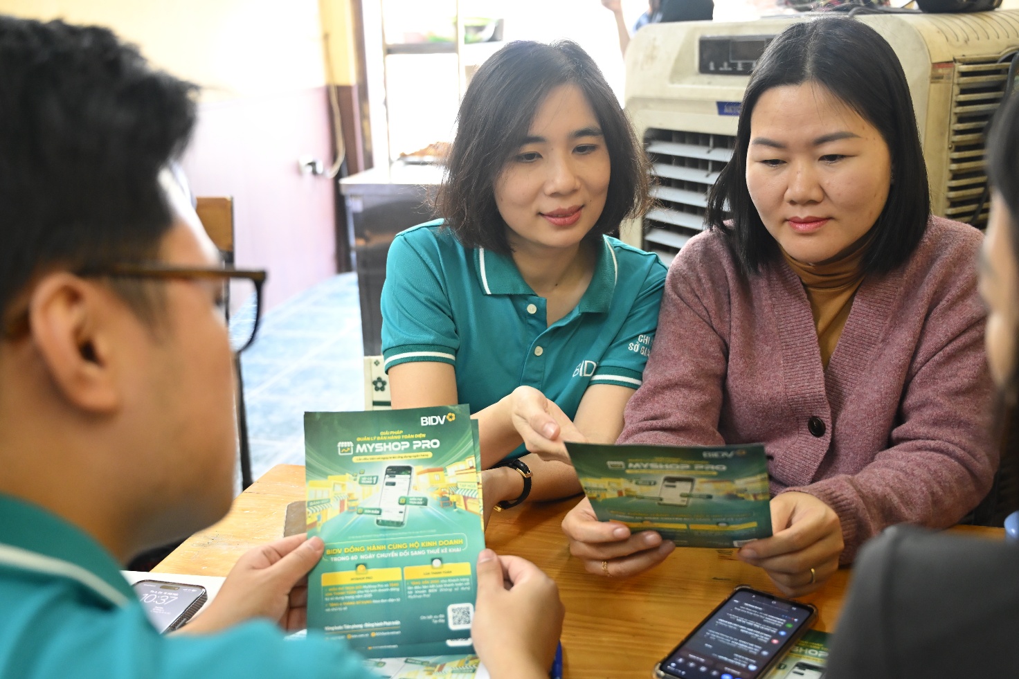 Gấp cuốn sổ cũ, hộ kinh doanh thảnh thơi trên app ngân hàng- Ảnh 1.