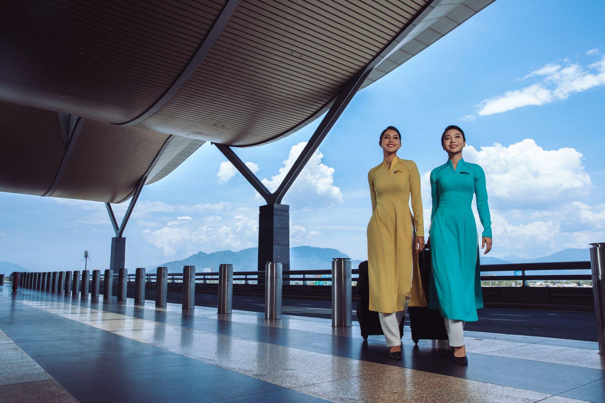 Những sứ giả 5 sao của bầu trời - Ảnh 3.