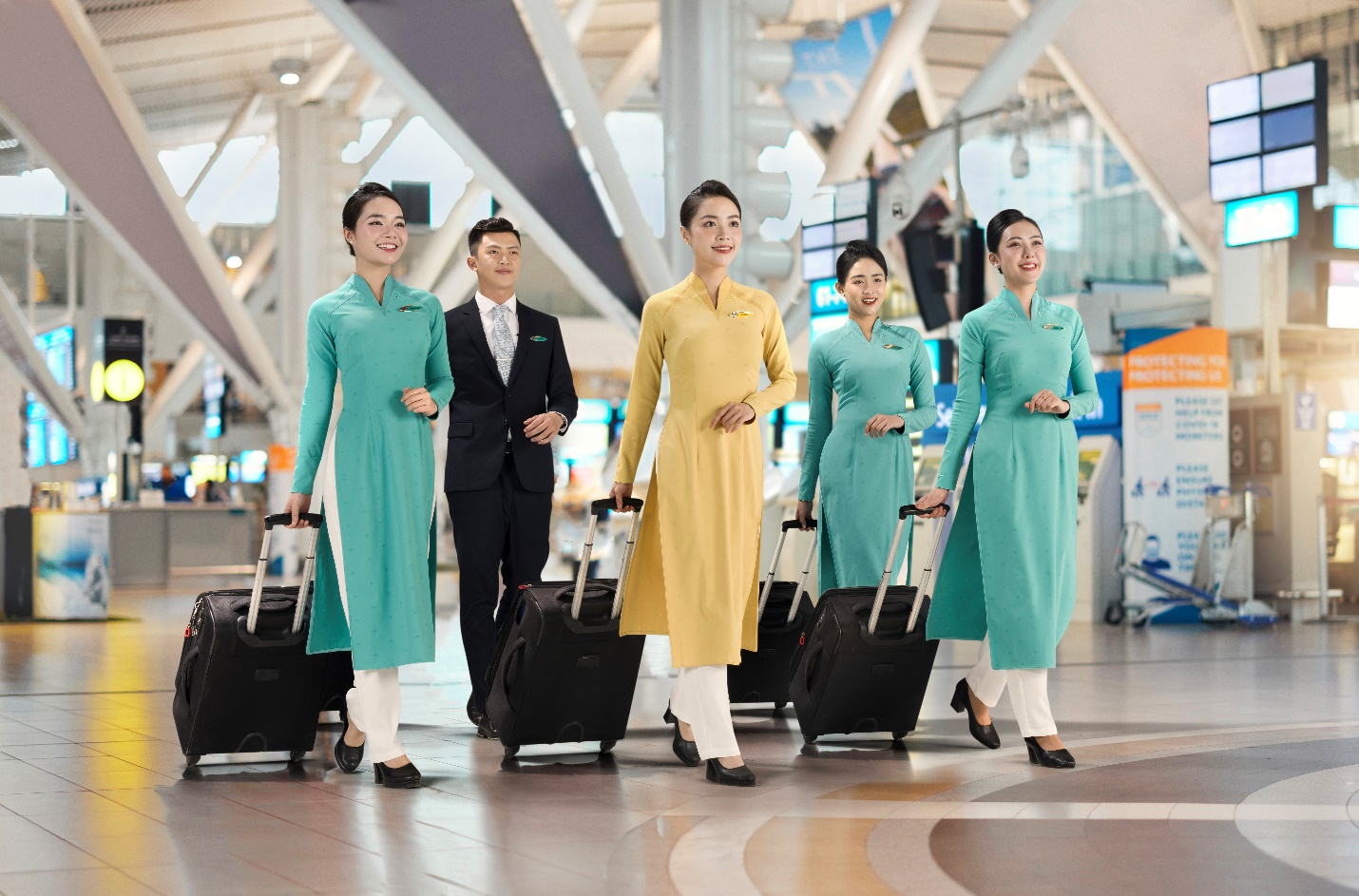 Vietnam Airlines 2025: Khi an toàn, trải nghiệm và thương hiệu cùng cất cánh - Ảnh 5. Vietnam Airlines 2025: Khi an toàn, trải nghiệm và thương hiệu cùng cất cánh - Ảnh 5.