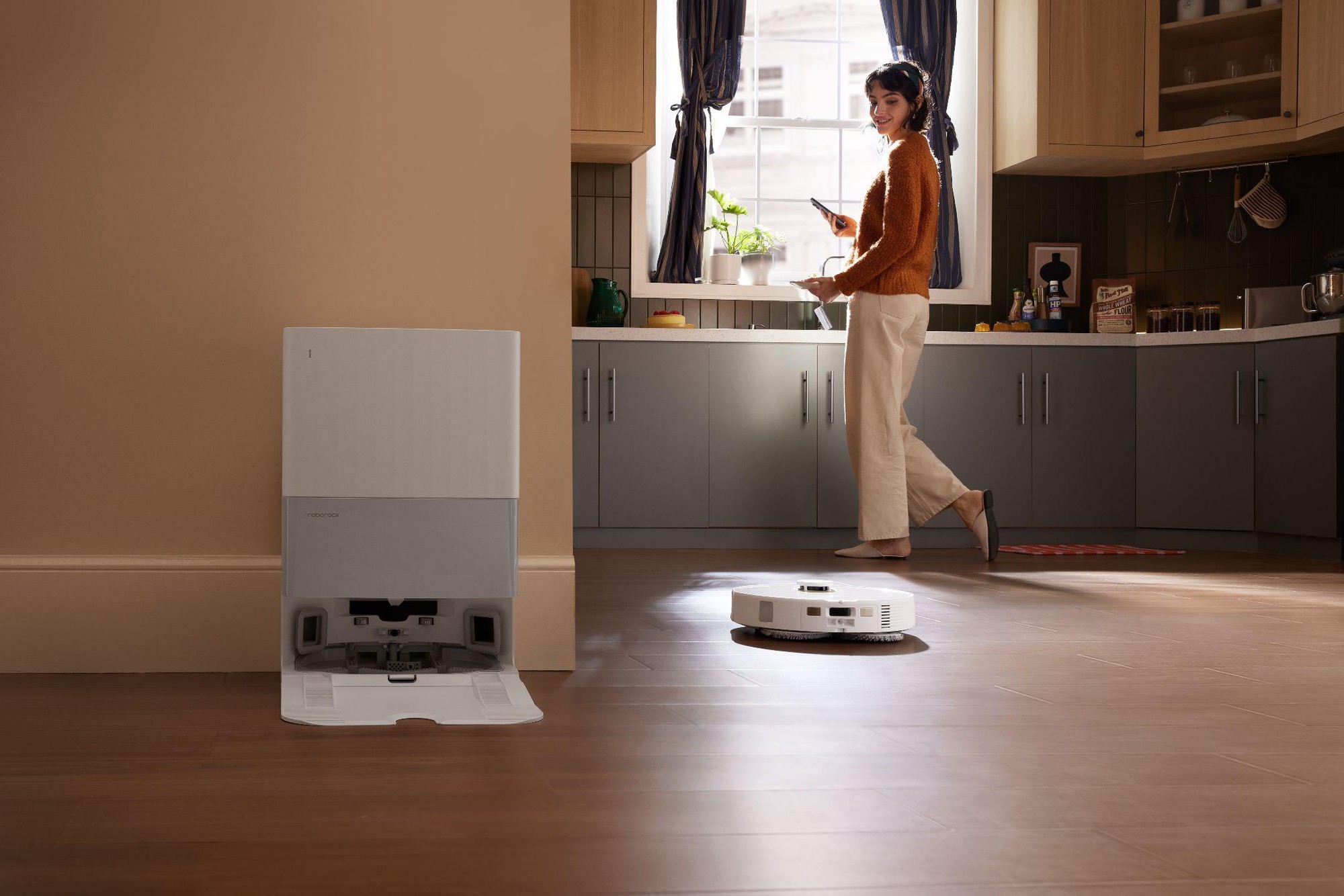 Dọn Dẹp Ngày Tết: Thuê Giúp Việc Vài Ngày Hay Đầu Tư Thiết Bị Gia Dụng Thông Minh Cho Cả Mùa Tết? - Ảnh 1.