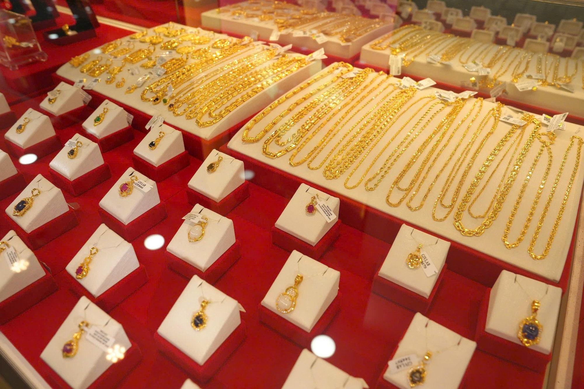 Thực hư chuyện "mua vàng trên giấy" tại các thương hiệu lớn: Là rủi ro hay giải pháp thông minh?- Ảnh 1.