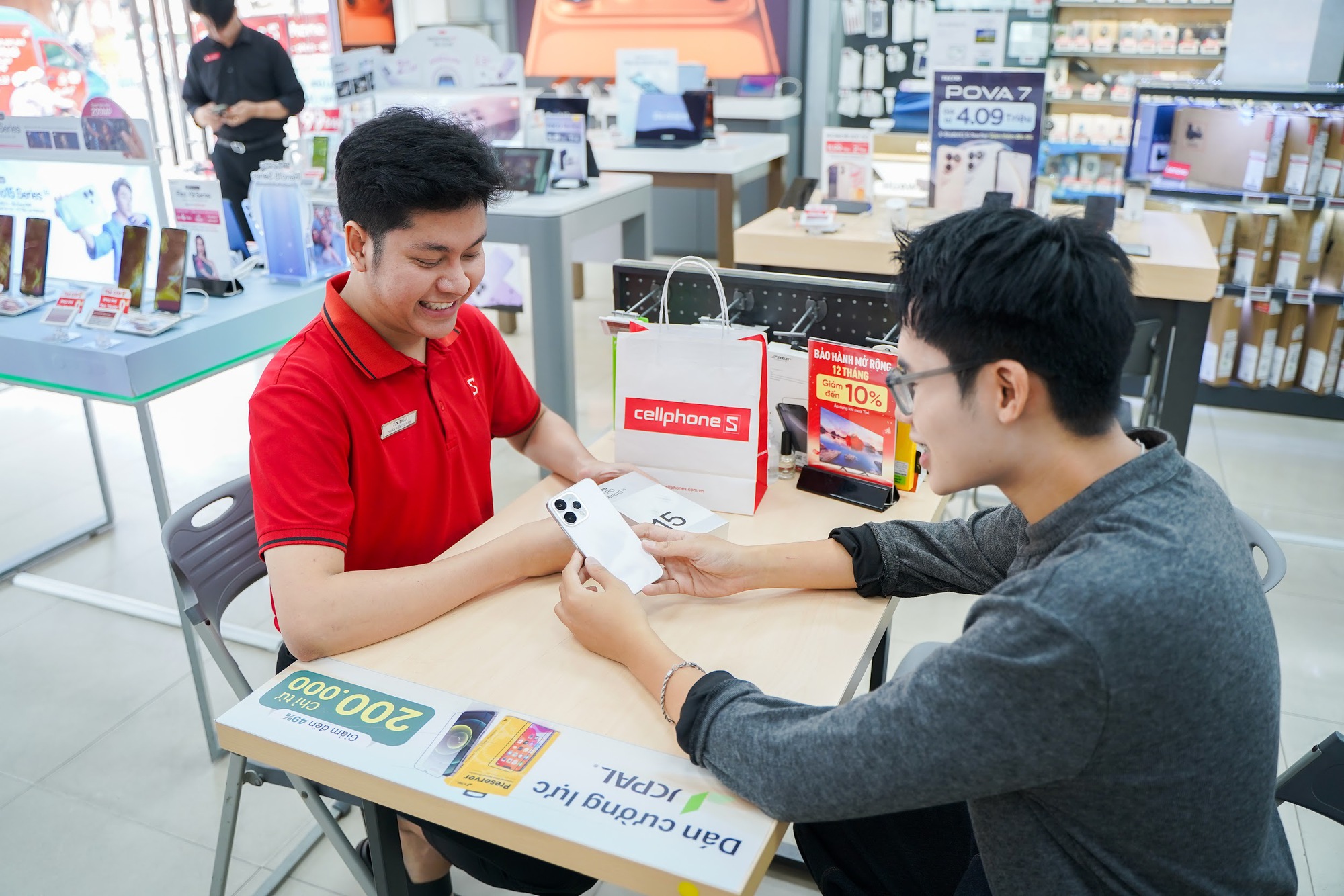 Sắm Oppo Reno15 Series Đón Tết, Nhận Gói Quà Đến 4 Triệu - Ảnh 1. Sắm Oppo Reno15 Series Đón Tết, Nhận Gói Quà Đến 4 Triệu - Ảnh 1.