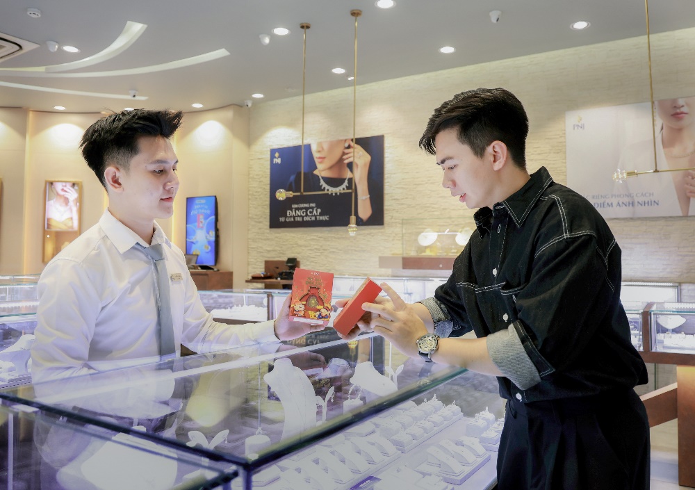 Vàng trang sức dần thay thế vàng miếng trong mùa sắm Tết- Ảnh 1.