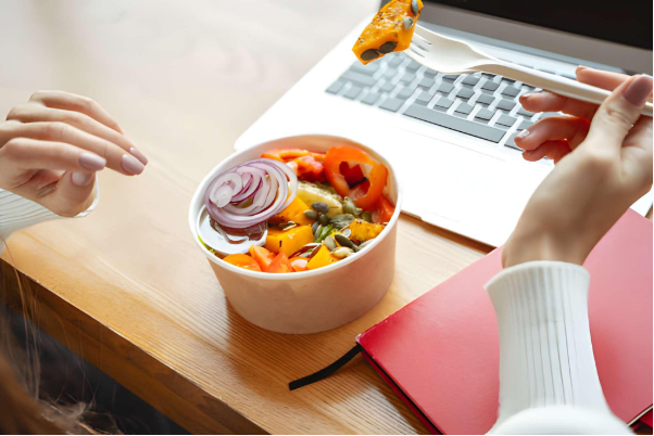 Cách dân công sở bật chế độ chuẩn bị đón Tết khi kỳ nghỉ cận kề - Ảnh 1. Cách dân công sở bật chế độ chuẩn bị đón Tết khi kỳ nghỉ cận kề - Ảnh 1.