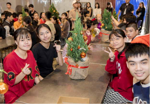 &ldquo;Chị ơi, em ngoan rồi&rdquo; v&agrave; niềm vui của những em b&eacute; đặc biệt - Ảnh 2.