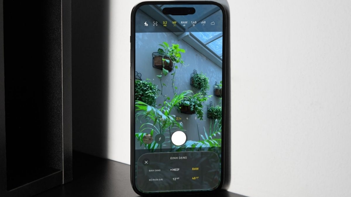 Không cần app thứ 3: Pro Controls biến iPhone 18 thành máy quay chuyên nghiệp thế nào? - Ảnh 1. Không cần app thứ 3: Pro Controls biến iPhone 18 thành máy quay chuyên nghiệp thế nào? - Ảnh 1.