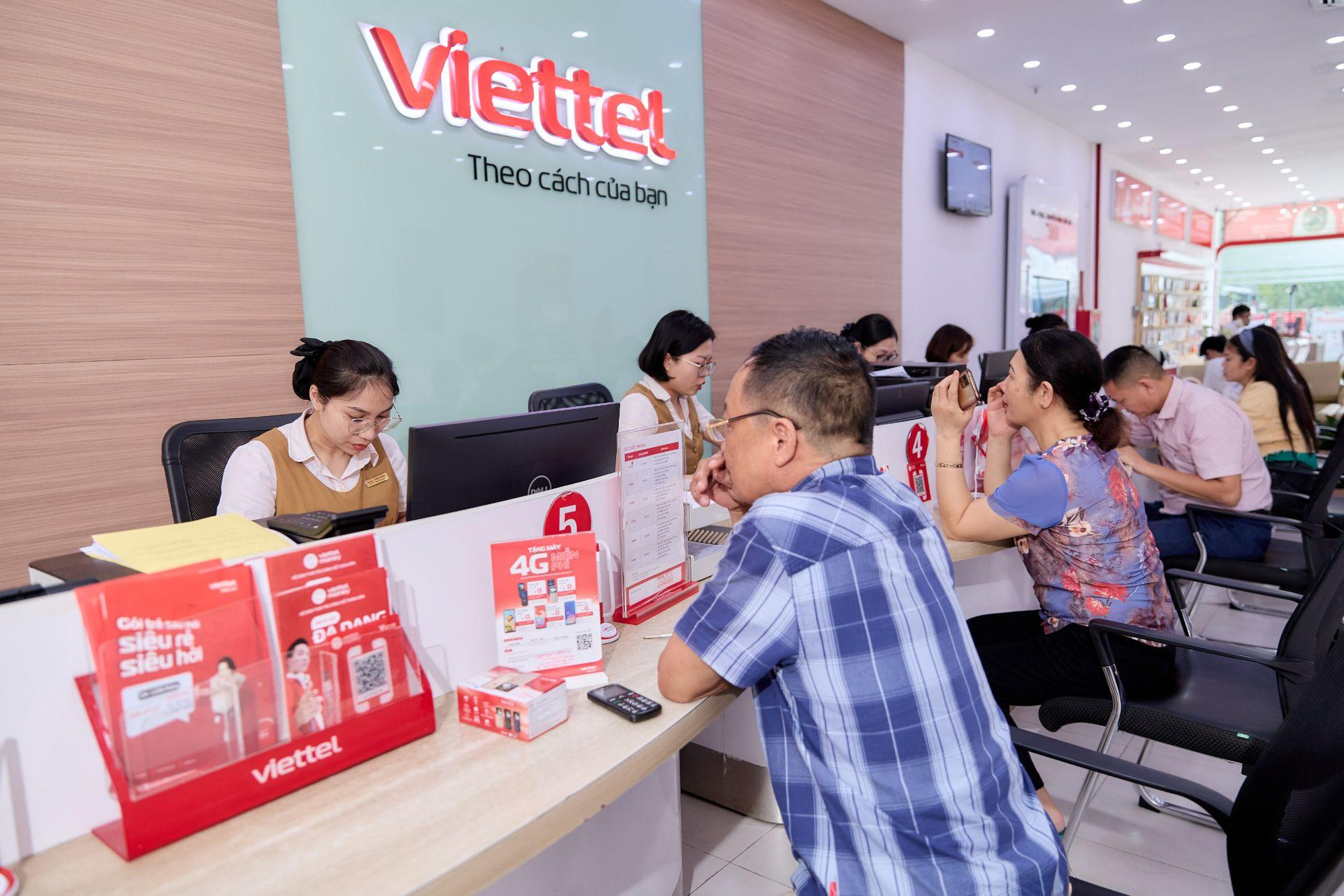 Việt Nam tắt sóng 2G, mở ra kỷ nguyên kết nối mới- Ảnh 9. Việt Nam tắt sóng 2G, mở ra kỷ nguyên kết nối mới- Ảnh 9.