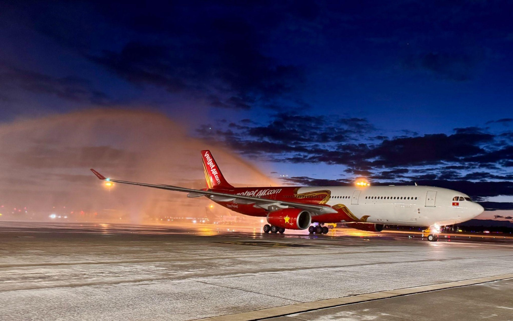 Khai trương đường bay đến Almaty và Praha, Vietjet mở thêm kết nối giữa Việt Nam và thế giới- Ảnh 2. Khai trương đường bay đến Almaty và Praha, Vietjet mở thêm kết nối giữa Việt Nam và thế giới- Ảnh 2.