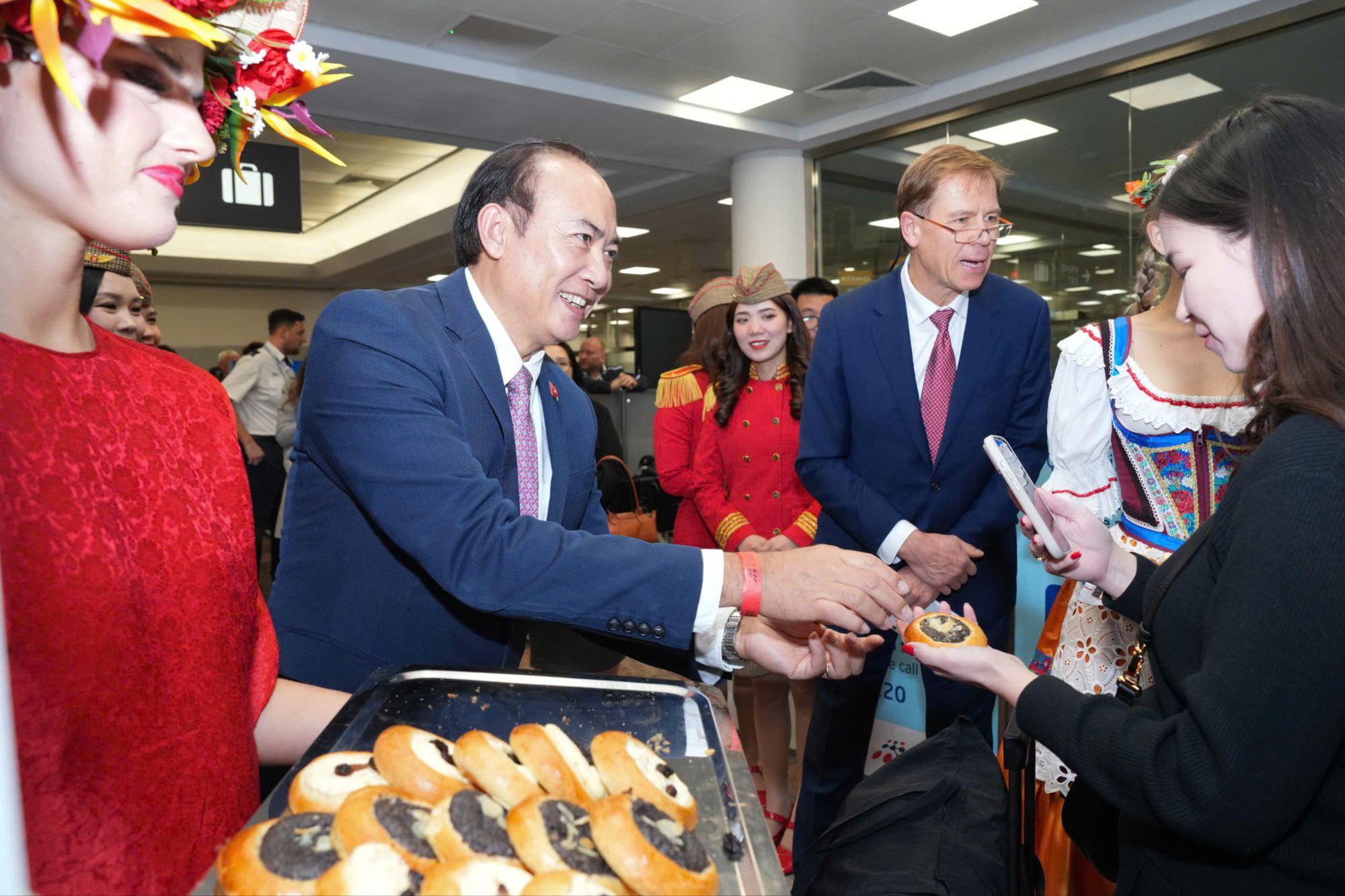 Khai trương đường bay đến Almaty và Praha, Vietjet mở thêm kết nối giữa Việt Nam và thế giới- Ảnh 3. Khai trương đường bay đến Almaty và Praha, Vietjet mở thêm kết nối giữa Việt Nam và thế giới- Ảnh 3.