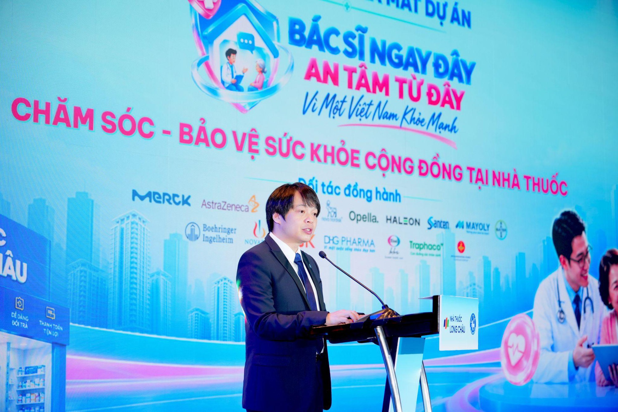 Long Châu cùng Hội Thầy thuốc trẻ Việt Nam tiên phong đưa bác sĩ đến nhà thuốc- Ảnh 2. Long Châu cùng Hội Thầy thuốc trẻ Việt Nam tiên phong đưa bác sĩ đến nhà thuốc- Ảnh 2.