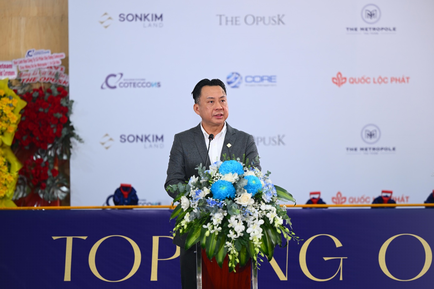 The OpusK chính thức cất nóc, hoàn thiện mảnh ghép cuối cùng của The Metropole Thủ Thiêm - Ảnh 1. The OpusK chính thức cất nóc, hoàn thiện mảnh ghép cuối cùng của The Metropole Thủ Thiêm - Ảnh 1.