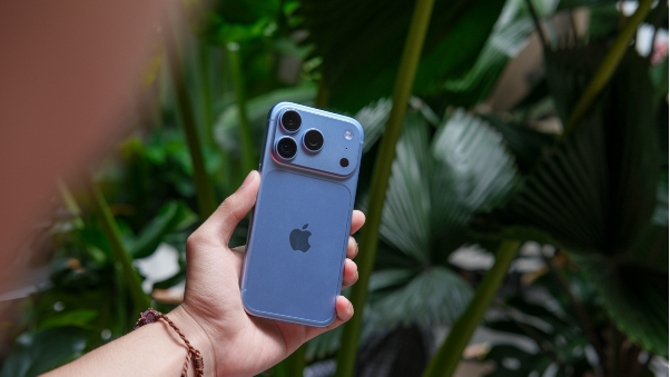 Trên tay iPhone 18 Pro và Pro Max sau 10 ngày: Cầm nắm, trọng lượng và độ hoàn thiện ngoài đời - Ảnh 2. Trên tay iPhone 18 Pro và Pro Max sau 10 ngày: Cầm nắm, trọng lượng và độ hoàn thiện ngoài đời - Ảnh 2.