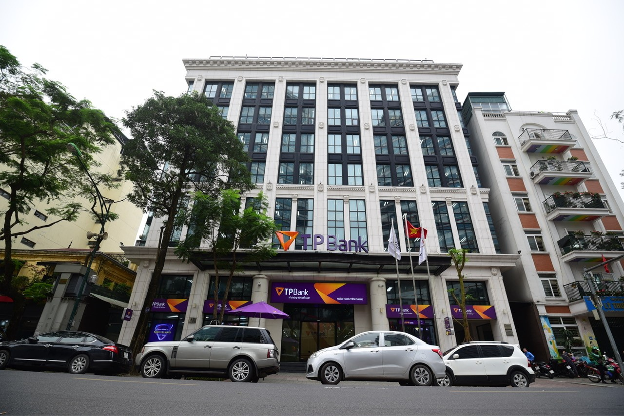 TPBank giảm ngay 0,5 điểm phần trăm lãi suất huy động, tạo dư địa hạ lãi suất cho vay- Ảnh 1. TPBank giảm ngay 0,5 điểm phần trăm lãi suất huy động, tạo dư địa hạ lãi suất cho vay- Ảnh 1.