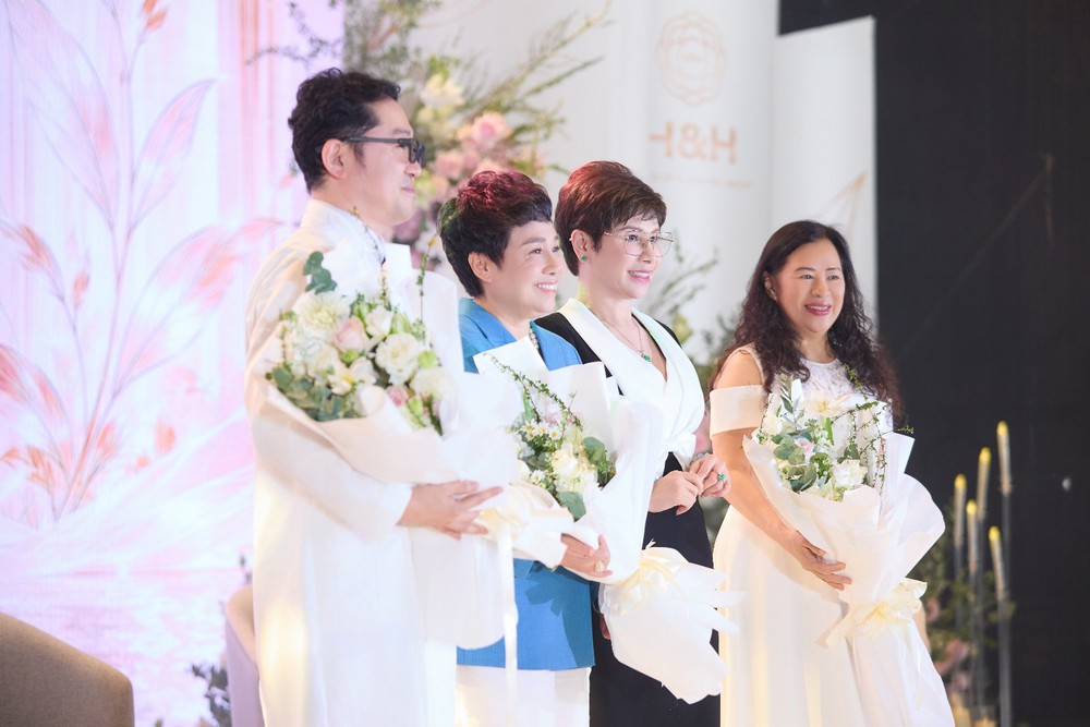 Bà Đặng Thanh Hằng ra mắt phòng khám chăm sóc sức khỏe chủ động bên vịnh Hạ Long- Ảnh 3.