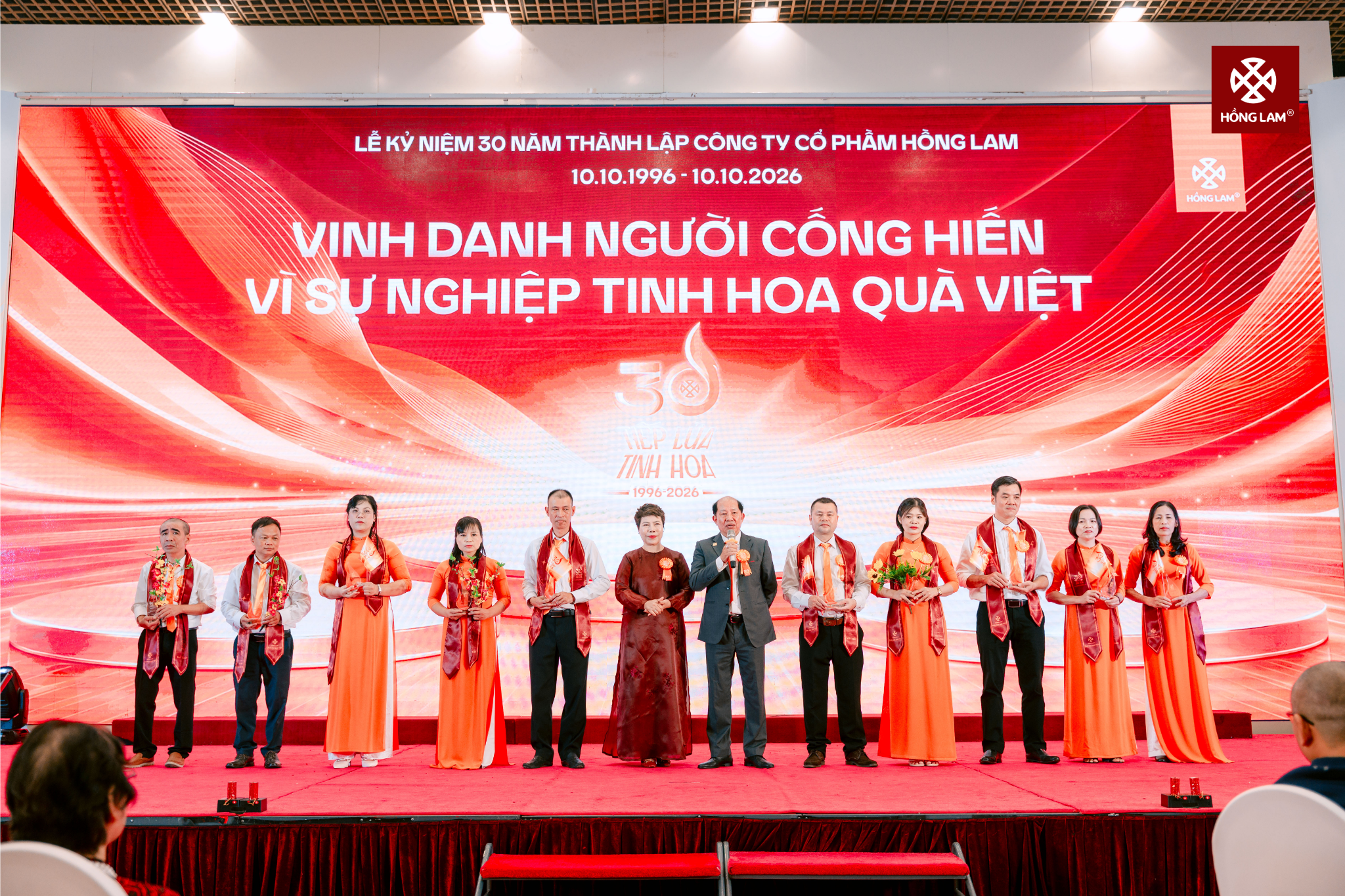 Hồng Lam 30 năm: Từ căn bếp phố cổ đến sự nghiệp 