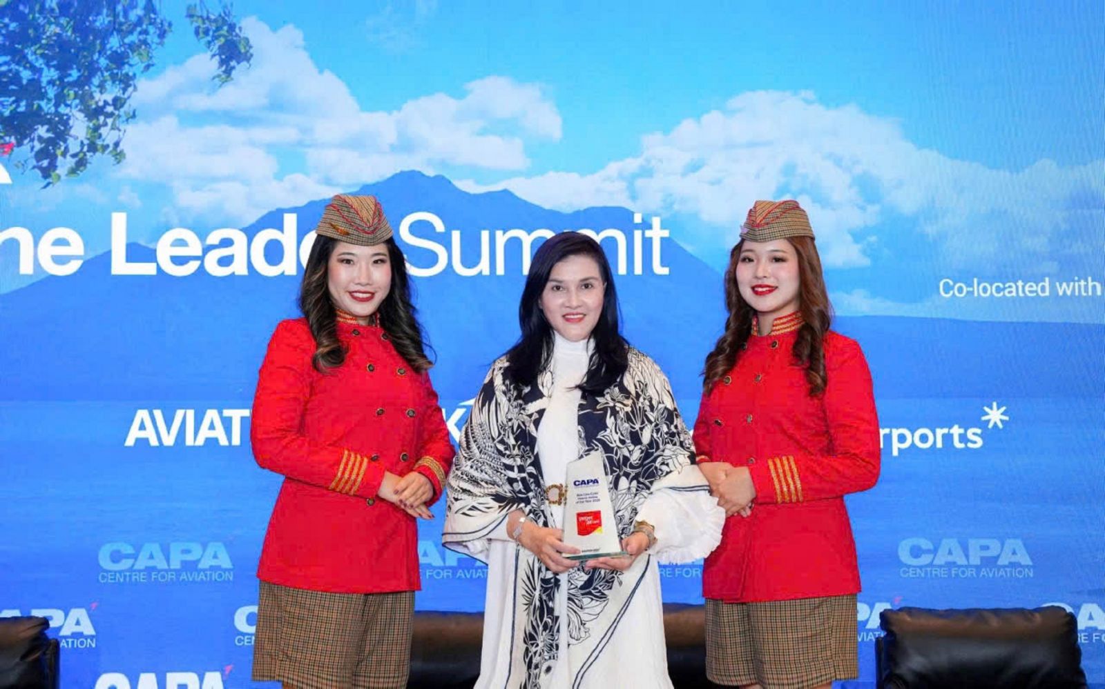Vietjet được CAPA vinh danh, khẳng định bước tiếntrong chiến lược hàng không Hybrid- Ảnh 2. Vietjet được CAPA vinh danh, khẳng định bước tiếntrong chiến lược hàng không Hybrid- Ảnh 2.