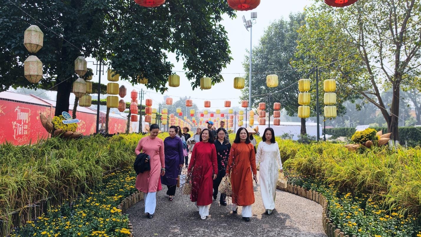 Lần đầu tiên có đường hoa Tết tại Hoàng thành Thăng Long- Ảnh 5.