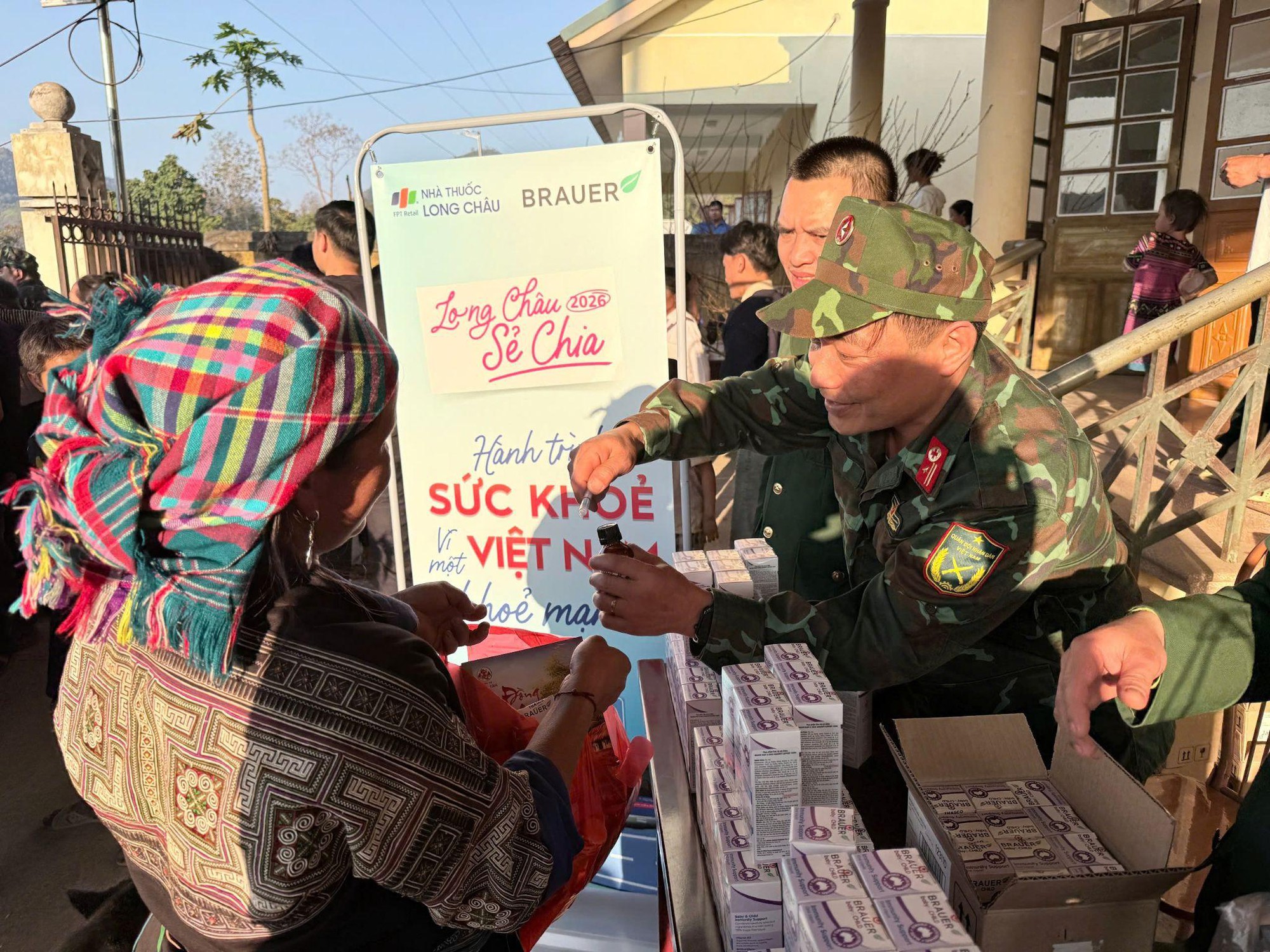 Long Châu chân thành gửi trao Tết ấm, Tết khỏe mạnh đến bà con mọi miền- Ảnh 8.