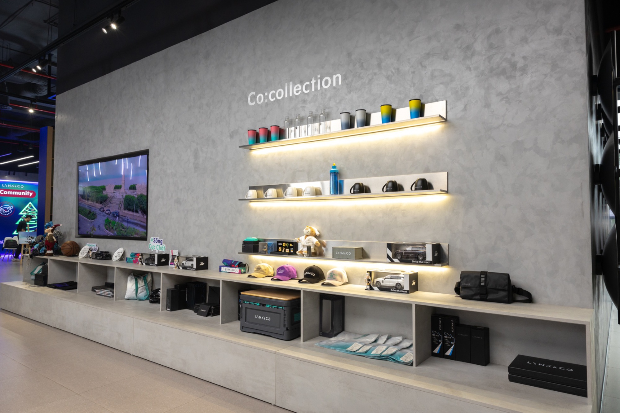 Hai năm Lynk & Co: Từ "ẩn số" khác biệt đến người định hình chuẩn sống New Premium- Ảnh 2. Hai năm Lynk & Co: Từ "ẩn số" khác biệt đến người định hình chuẩn sống New Premium- Ảnh 2.