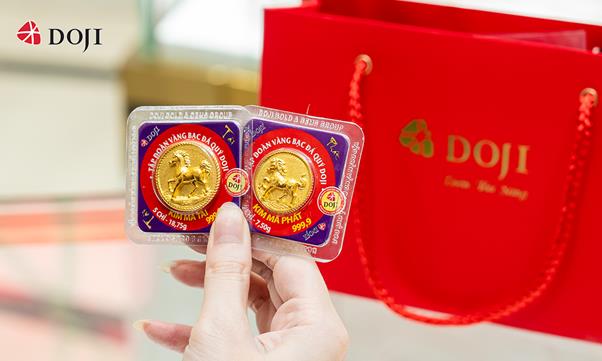 DOJI hút khách mua vàng bạc ngày Thần Tài- Ảnh 3.