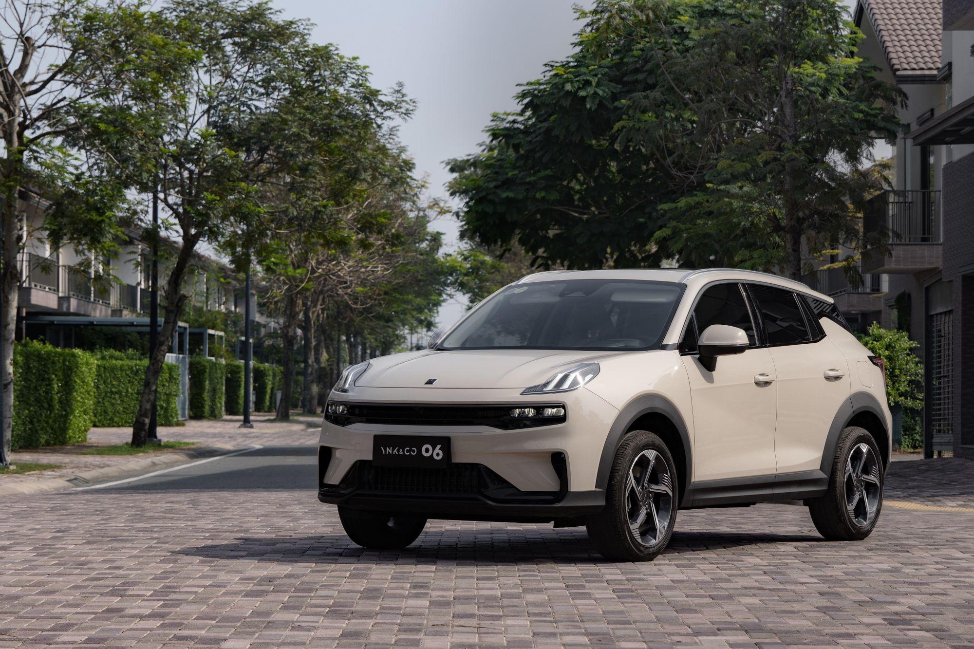 Người dùng tìm giải pháp tiết kiệm nhiên liệu, Lynk & Co tung ưu đãi tháng 3- Ảnh 2.