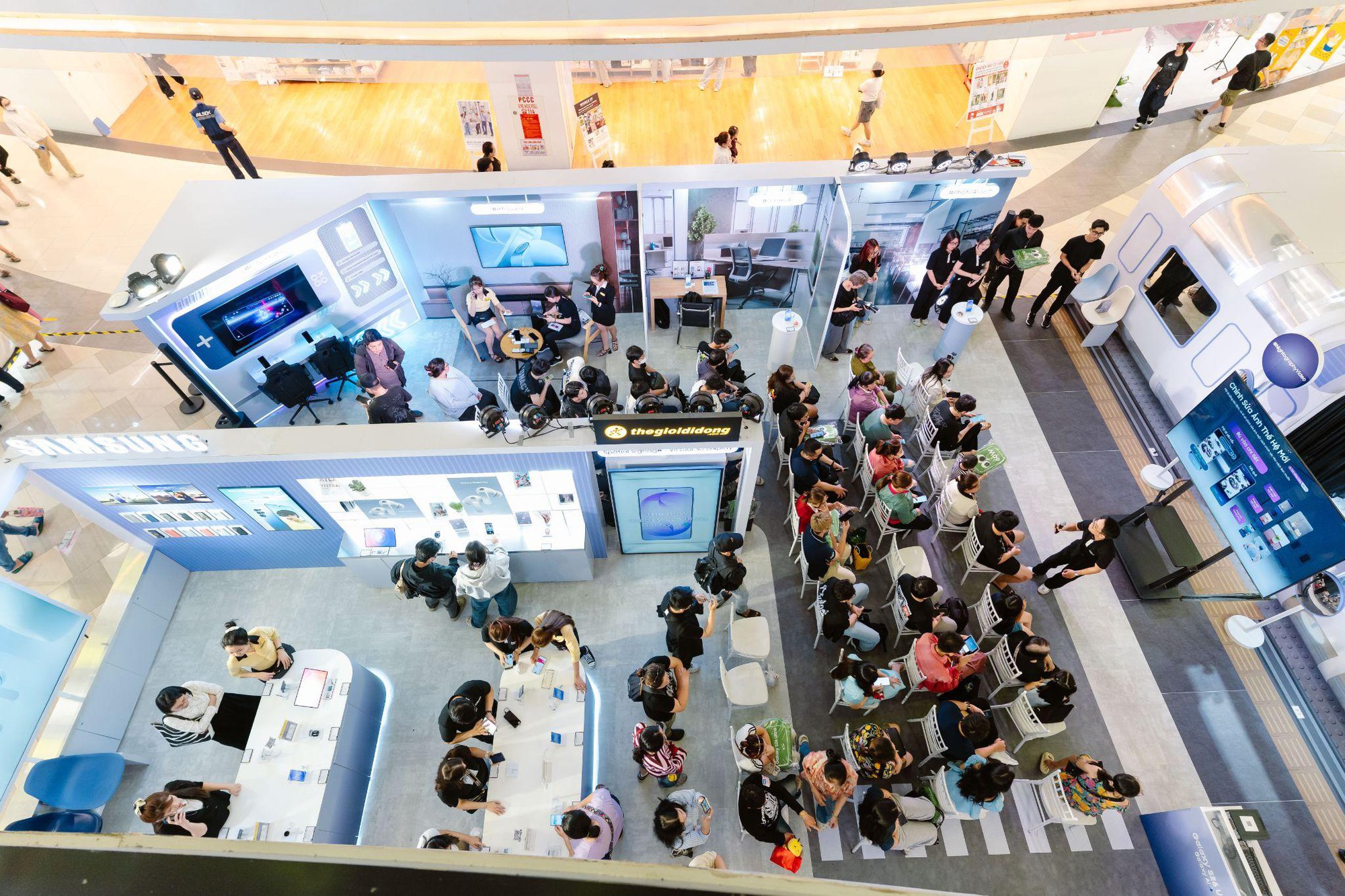 Khám phá quyền năng AI cùng TGDD và siêu phẩm Galaxy S26 Series tại Galaxy Studio - Ảnh 1. Khám phá quyền năng AI cùng TGDD và siêu phẩm Galaxy S26 Series tại Galaxy Studio - Ảnh 1.