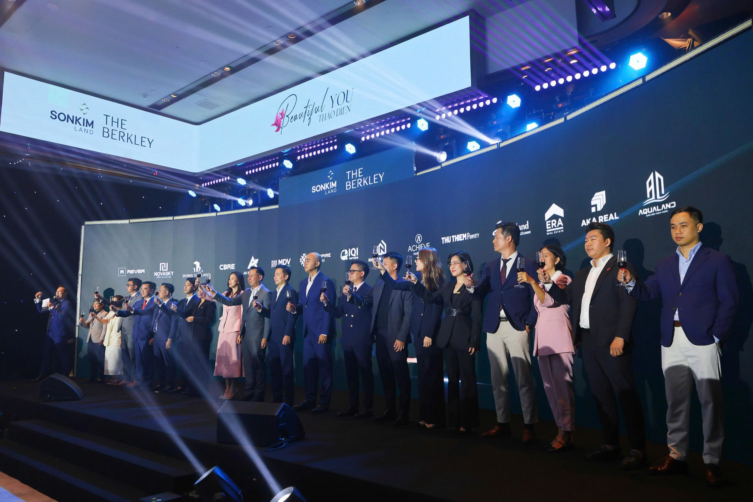 “Beautiful You, Beautiful Thao Dien” - dấu ấn thăng hoa cảm xúc tại sự kiện kick-off The Berkley- Ảnh 1.