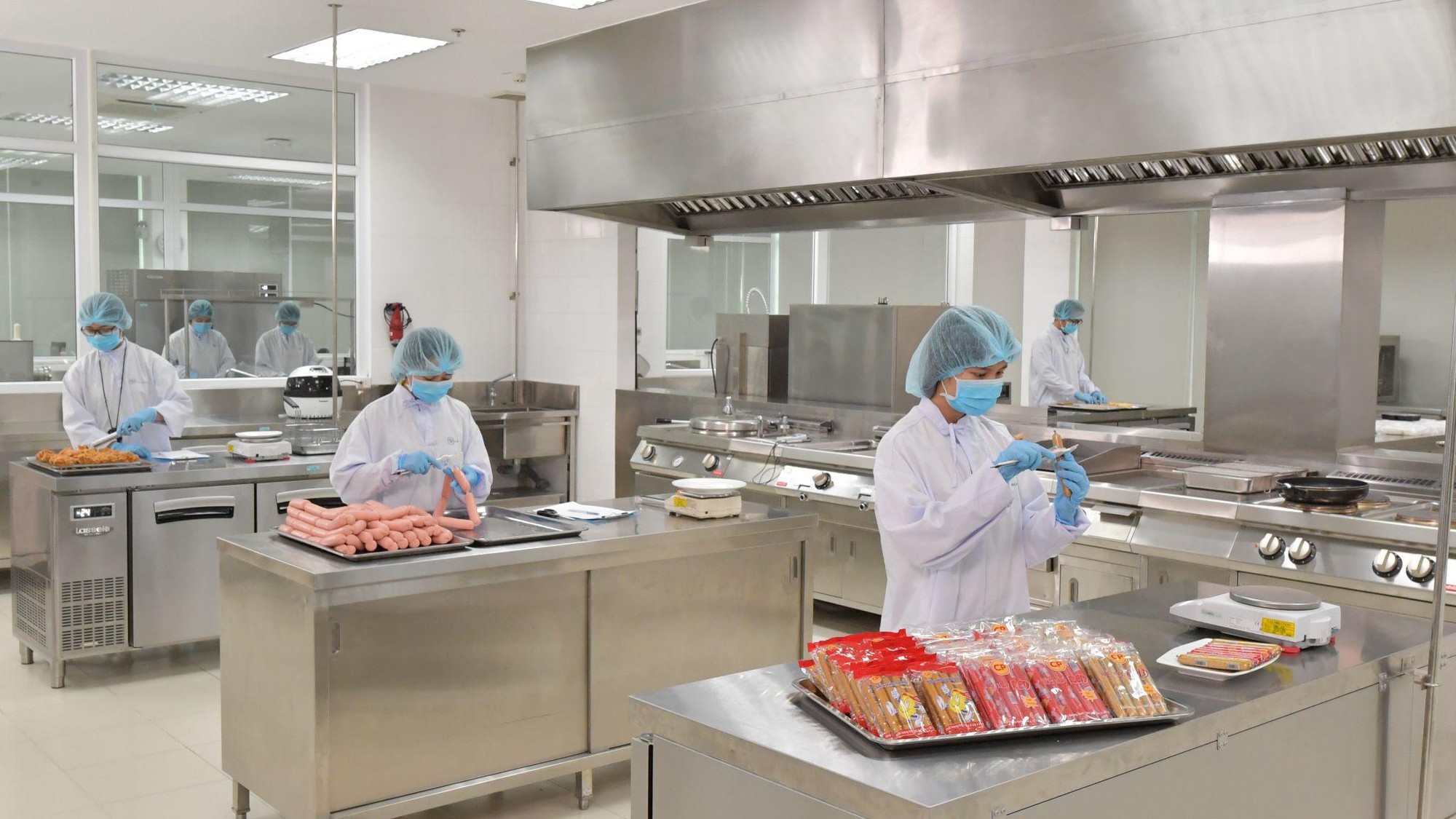 Nhà máy C.P. Củ Chi: 10 năm tăng trưởng bền vững- Ảnh 4. Nhà máy C.P. Củ Chi: 10 năm tăng trưởng bền vững- Ảnh 4.