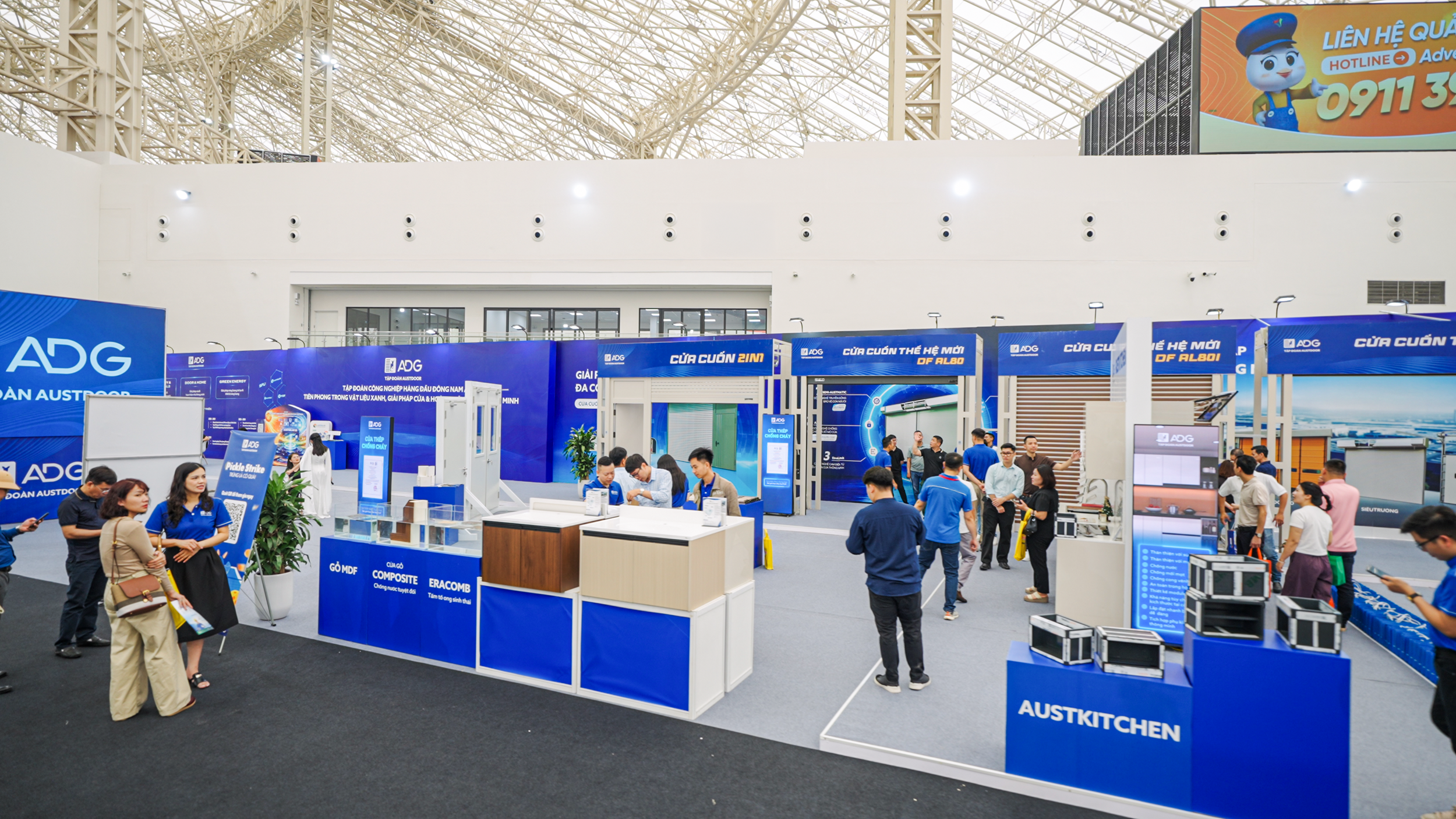 Tập đoàn Austdoor gây ấn tượng với gian hàng 600m2 tại Vietbuild 2026- Ảnh 1.