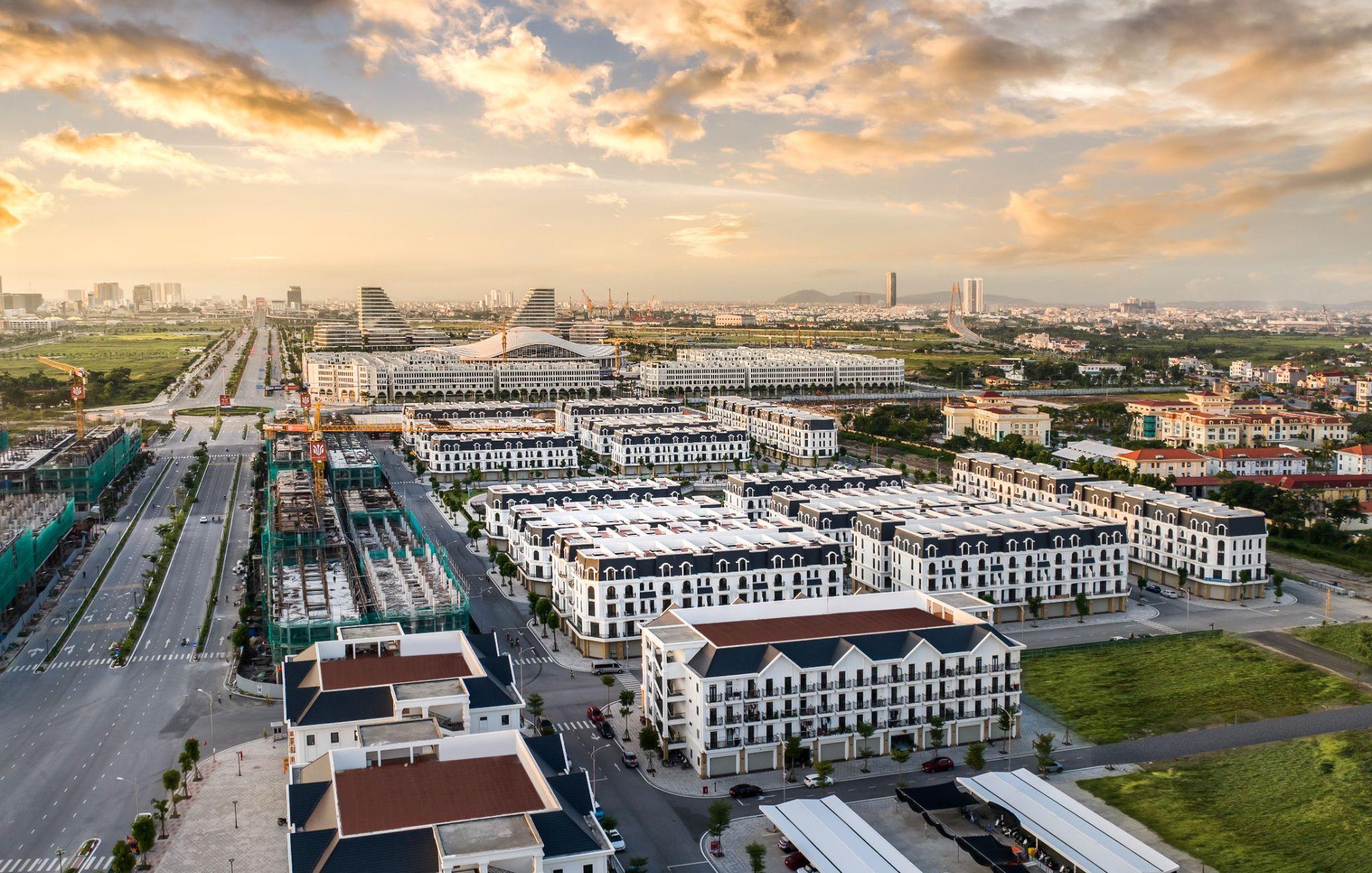 Lãi suất neo cao: Đâu là điểm đến cho dòng vốn bất động sản năm 2026? - Ảnh 2.