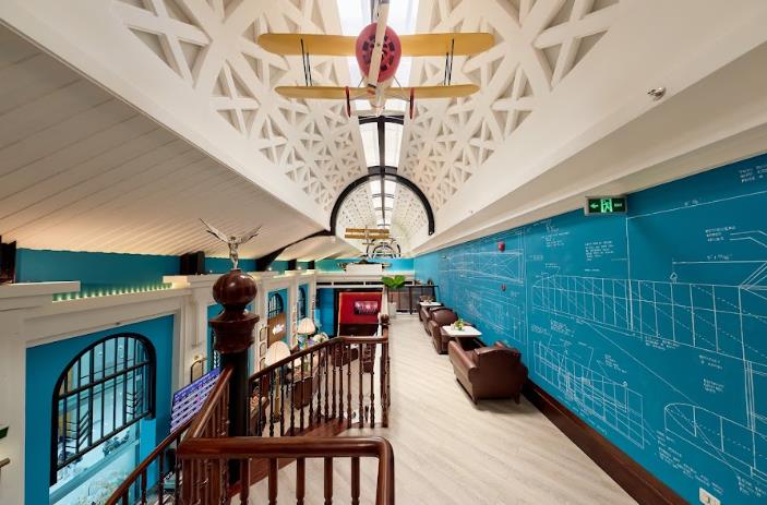 Khám phá “lớp học hàng không” do bậc thầy kiến trúc Bill Bensley thiết kế tại sân bay Phú Quốc- Ảnh 1.