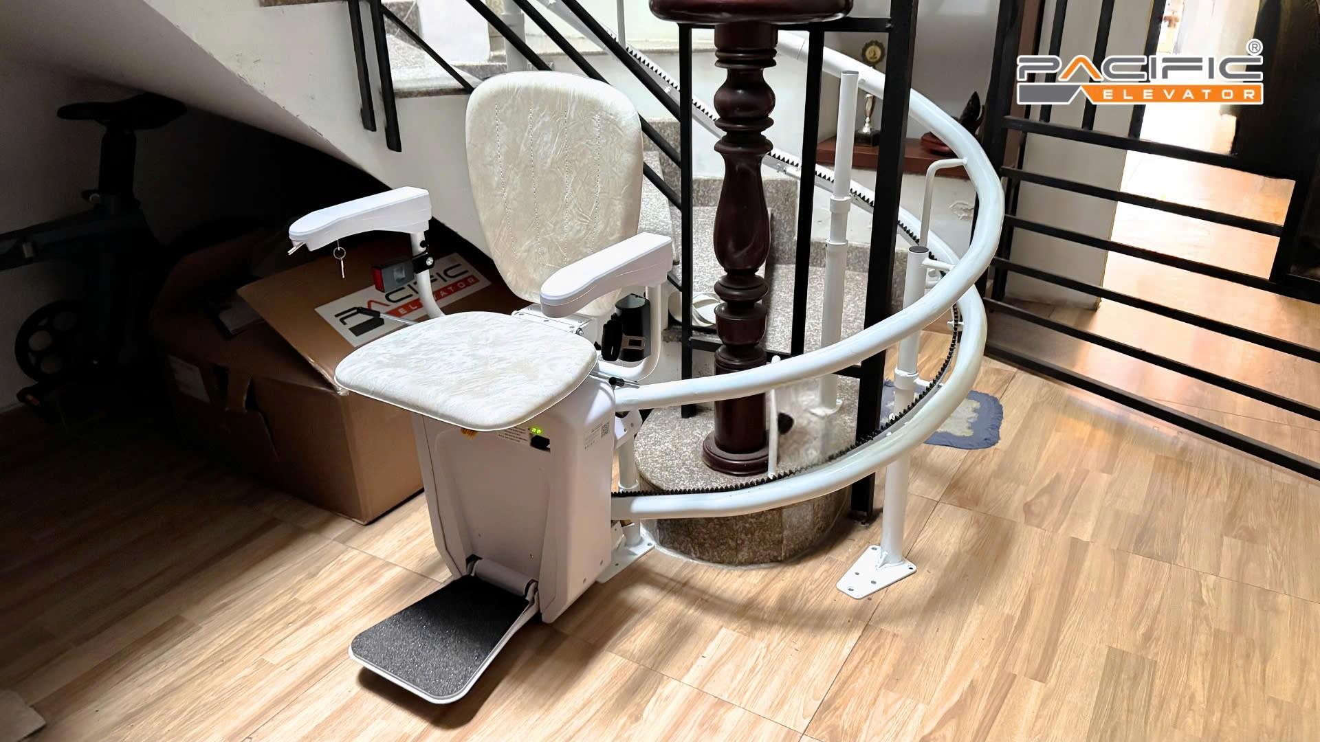 Thang ghế stairlift - giải pháp cho người lớn tuổi mà không cần cải tạo nhà - Ảnh 2.