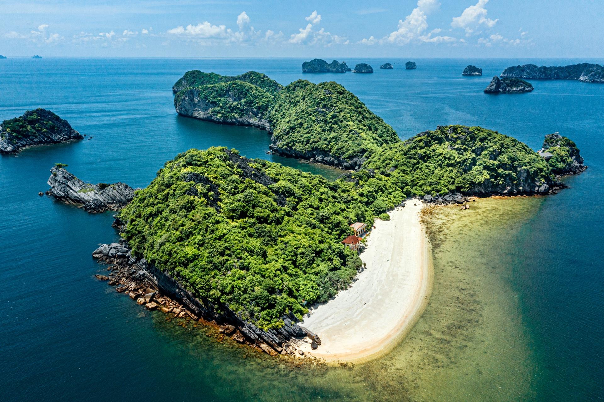 Du lịch Cát Bà hứa hẹn sẽ “bung lụa” với những cú hích mới - Ảnh 2.