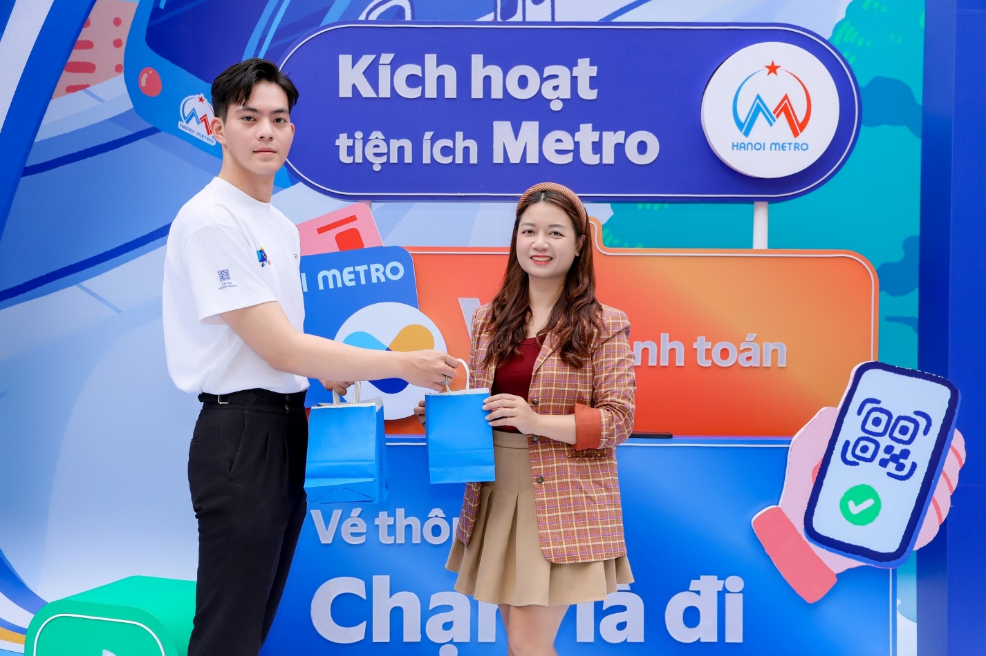 VNPT Money và Hà Nội Metro ra mắt “Tiện ích Metro” cho du lịch tàu hỏa không dùng tiền mặt