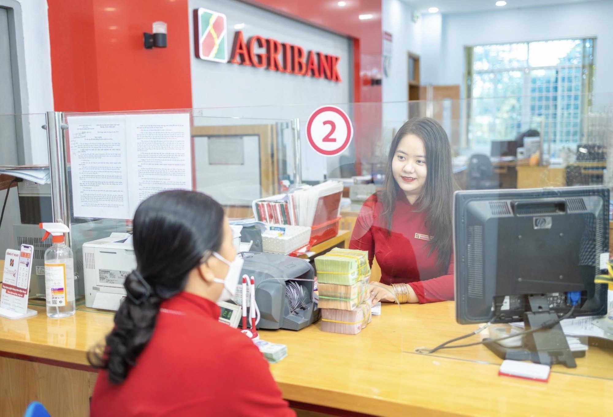 Agribank quyết liệt giảm lãi suất, góp phần hỗ trợ tăng trưởng kinh tế- Ảnh 1. Agribank quyết liệt giảm lãi suất, góp phần hỗ trợ tăng trưởng kinh tế- Ảnh 1.