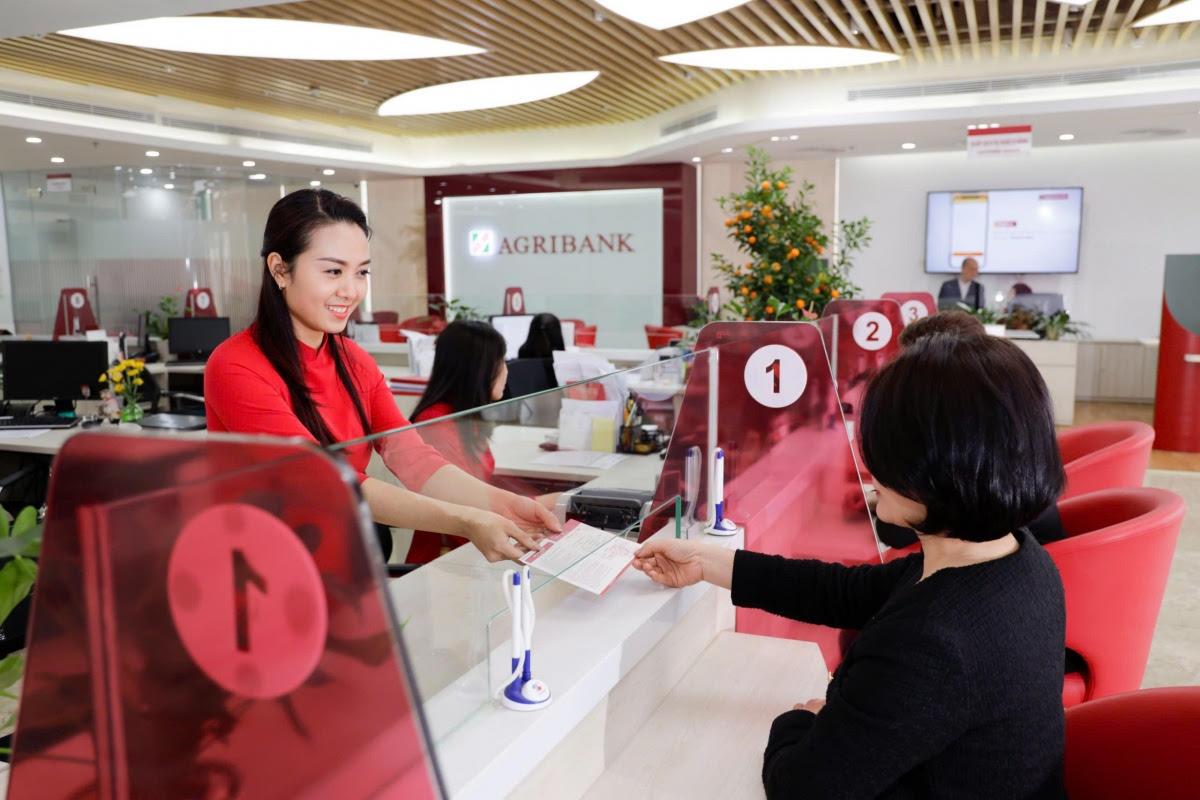 Agribank quyết liệt giảm lãi suất, góp phần hỗ trợ tăng trưởng kinh tế- Ảnh 2. Agribank quyết liệt giảm lãi suất, góp phần hỗ trợ tăng trưởng kinh tế- Ảnh 2.