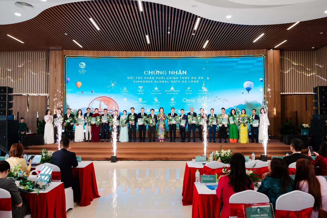 Ngọc Phương Đông trở thành đại lý phân phối chính thức dự án Vinhomes Global Gate Hạ Long - Ảnh 2.