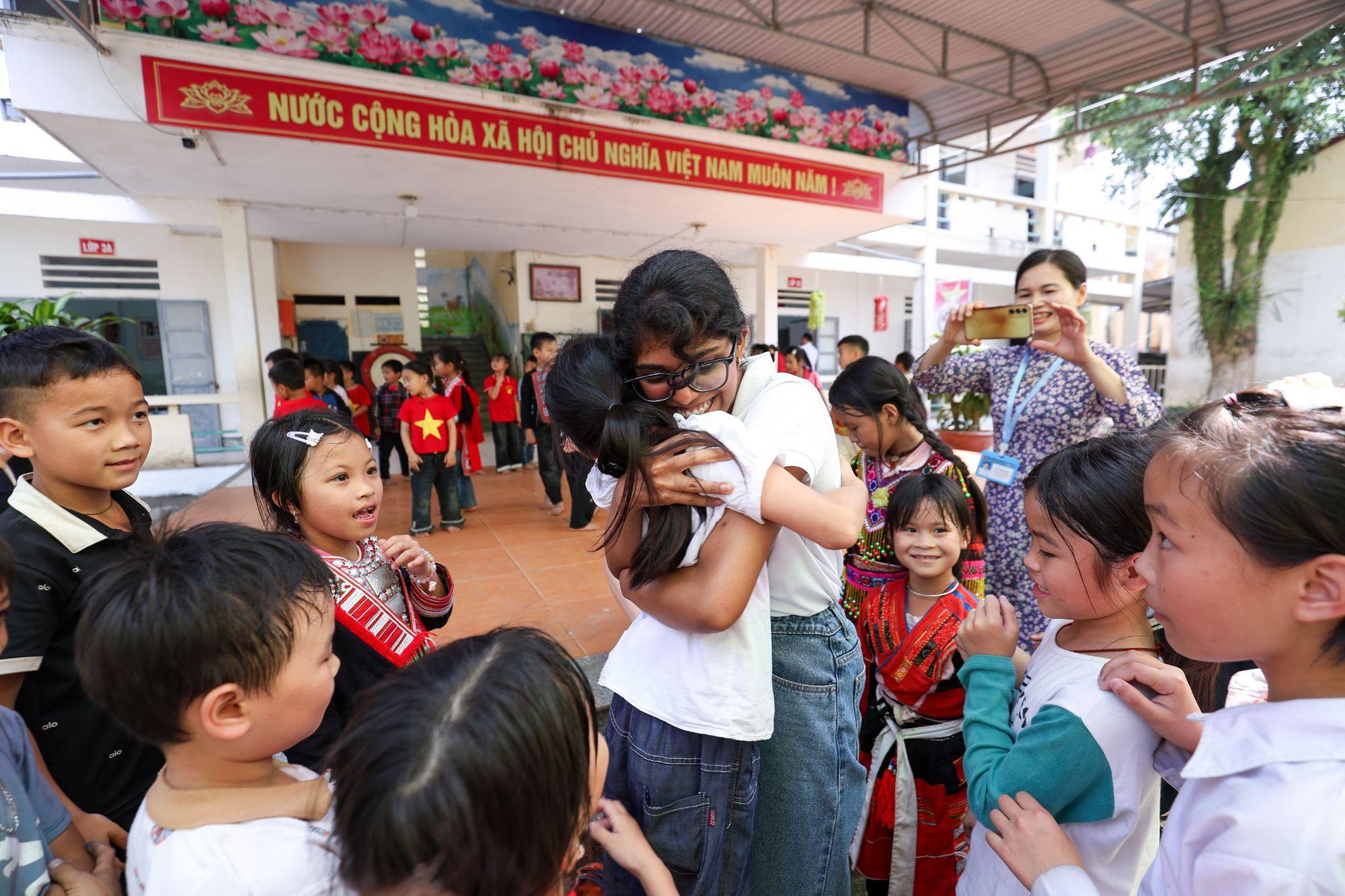 Các nữ sinh Đại Nam viết tiếp hành trình yêu thương giữa núi rừng Hà Giang- Ảnh 3.