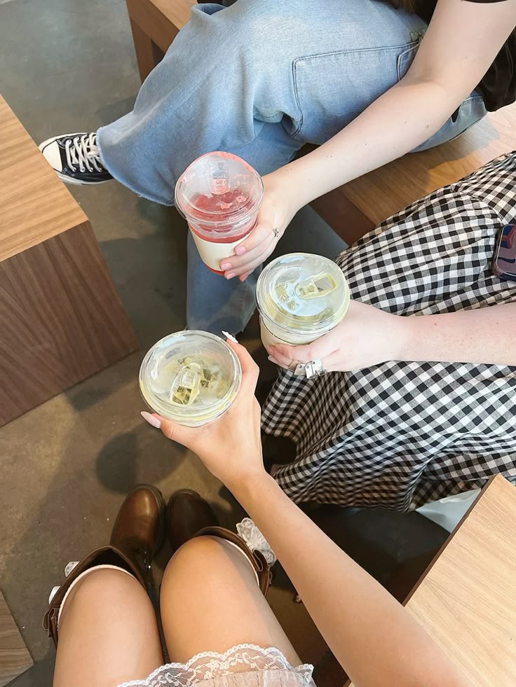 Một ngày tiêu tiền kiểu mới của dân văn phòng- Ảnh 1.