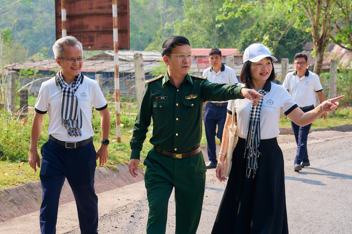 Hành trình Từ Trái Tim – Lên biên giới trao khát vọng, lan tỏa tri thức - Ảnh 11.