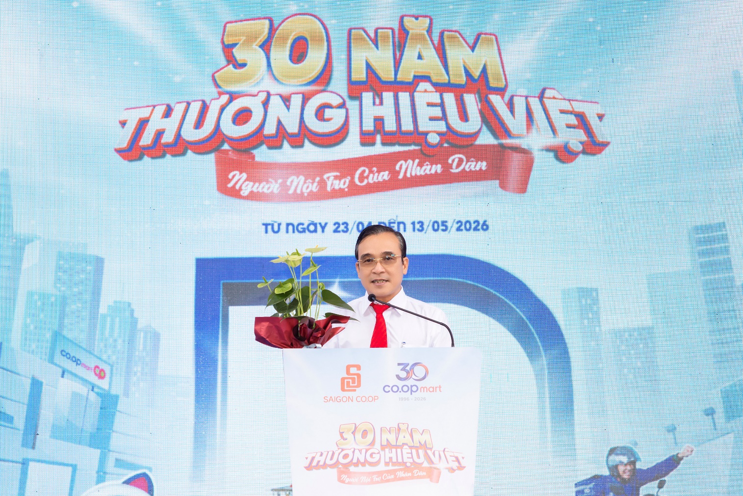 Saigon Co.op mừng sinh nhật 30 năm: Tăng tốc chuyển đổi xanh, bùng nổ ưu đãi. - Ảnh 1.