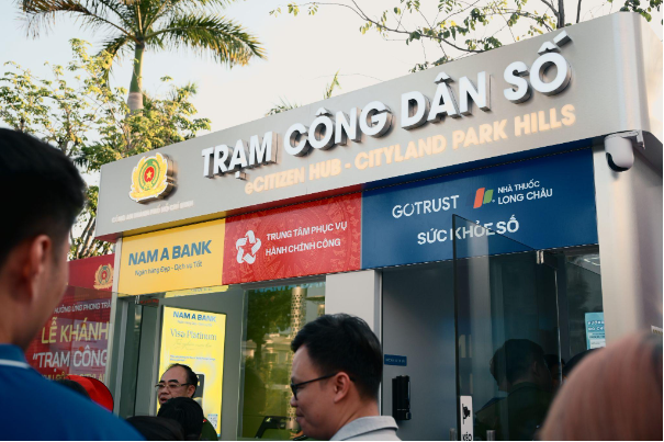 Gia đ&igrave;nh h&agrave;o hứng trải nghiệm chăm s&oacute;c sức khoẻ th&ocirc;ng minh tại Trạm C&ocirc;ng d&acirc;n số - Ảnh 3.