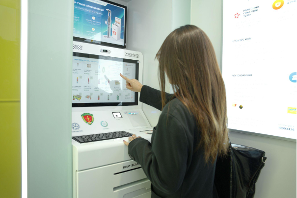 Gia đ&igrave;nh h&agrave;o hứng trải nghiệm chăm s&oacute;c sức khoẻ th&ocirc;ng minh tại Trạm C&ocirc;ng d&acirc;n số - Ảnh 5.