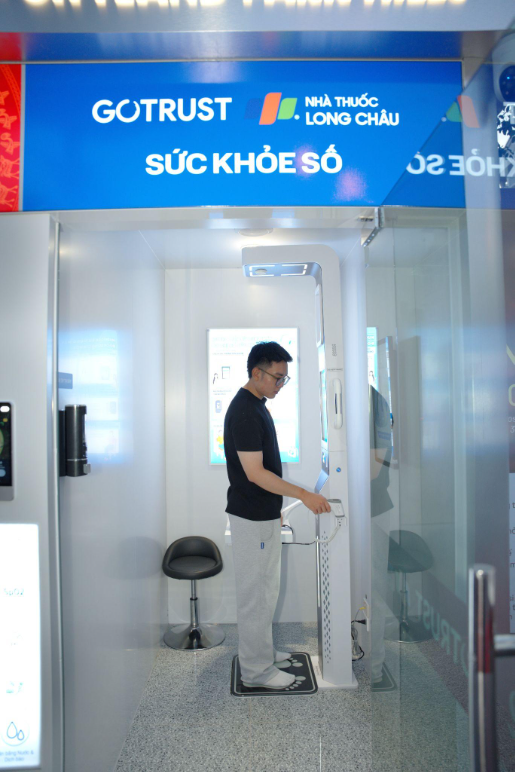 Gia đ&igrave;nh h&agrave;o hứng trải nghiệm chăm s&oacute;c sức khoẻ th&ocirc;ng minh tại Trạm C&ocirc;ng d&acirc;n số - Ảnh 6.