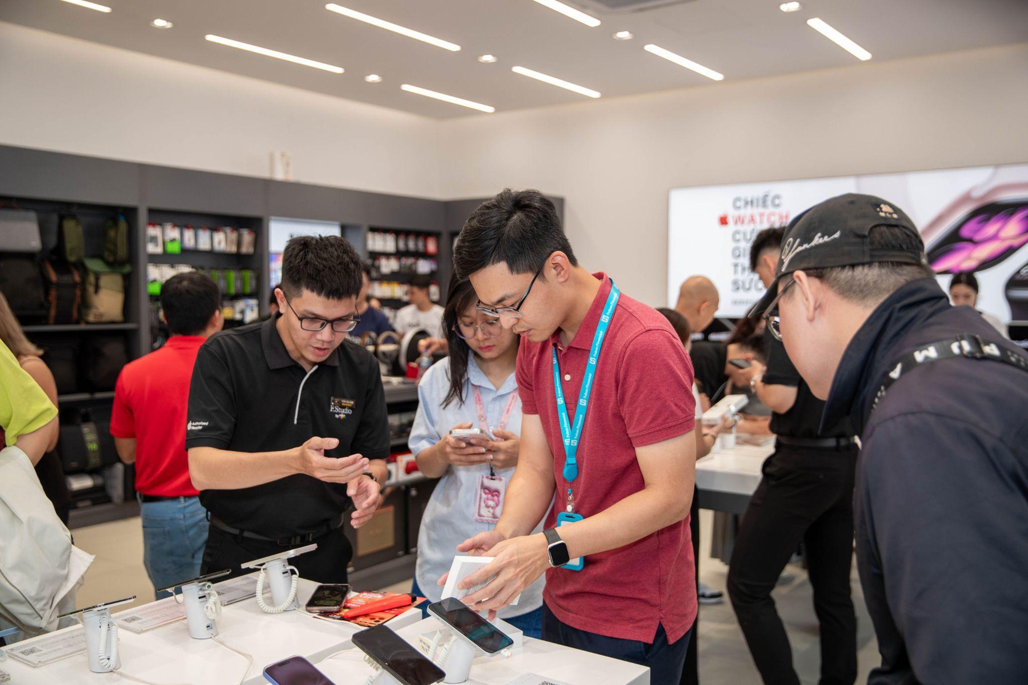 Join the iPhone 15 trial program for just 30,000 VND/day at FPT Shop - Image 1. Join the iPhone 15 trial program for just 30,000 VND/day at FPT Shop - Image 1.