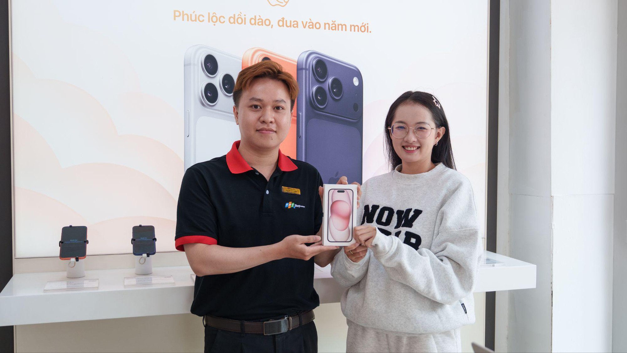 Join the iPhone 15 trial program for just 30,000 VND/day at FPT Shop - Image 2. Join the iPhone 15 trial program for just 30,000 VND/day at FPT Shop - Image 2.